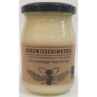 feincremiger Rapshonig im Pfandglas