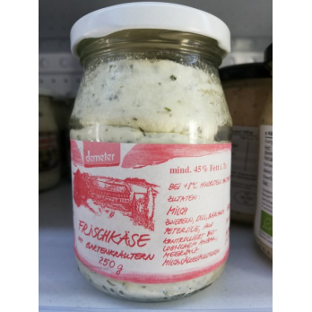 Frischkäse mit Gartenkräutern